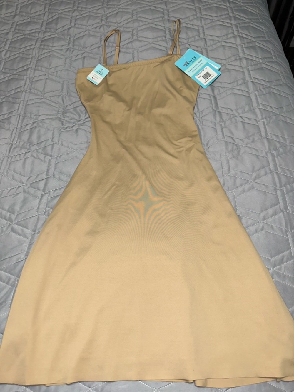 Sz L⭐️NWT Assets by Spanx Nude 5 Way Slip.